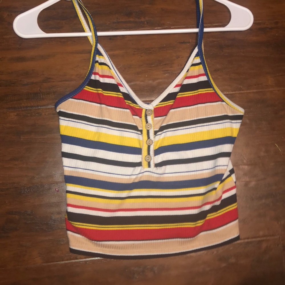 colored crop top